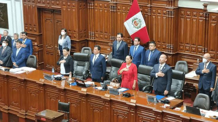 AGORA: Congresso peruano aprova impeachment do presidente Pedro Castillo