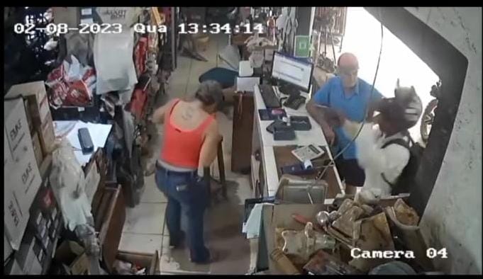 Criminoso se faz passar por cliente e assalta oficina de motos em Colniza