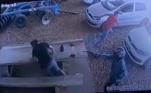 Homem é baleado em lava jato de Colniza em plena luz do dia