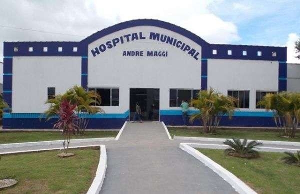 Mãe flagra médico dormindo durante plantão em hospital de Colniza